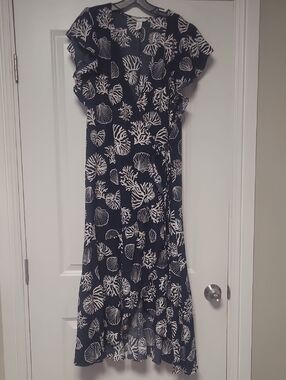 H&M Navy and White Shell-Pattern Maxi Dress